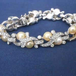Vintage Pearl & Rhinestone Jomaz bracelet